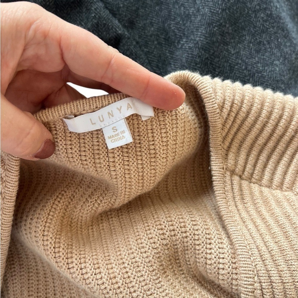 LUNYA Ribbed V Neck Balloon Sleeve Cropped Sweater Tan Size S - Picture 6 of 7